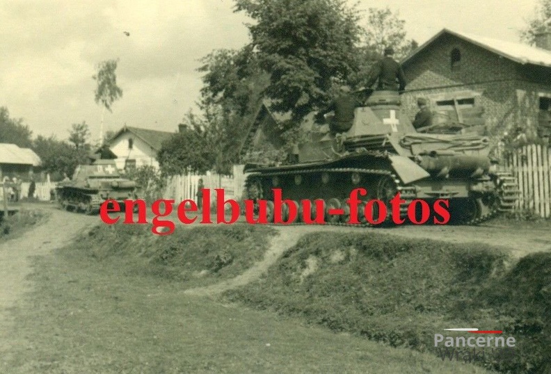 [Pz.Kpfw.IV Ausf.C] Pz.Rgt.15, #xx (003){a} Panzer-Kolonne - GEB.JÄGER-DIV. - POLEN - GRODEK nach LEMBERG.jpg