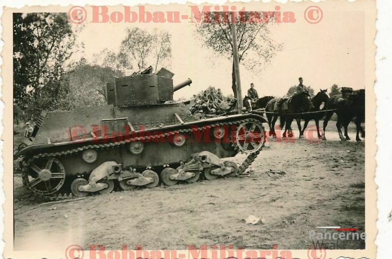 [Z.Art.Rgt.07.002] D221 Polen Wehrmacht polnischer Beute Panzer 7TP combat Front tank polish 1939.jpg