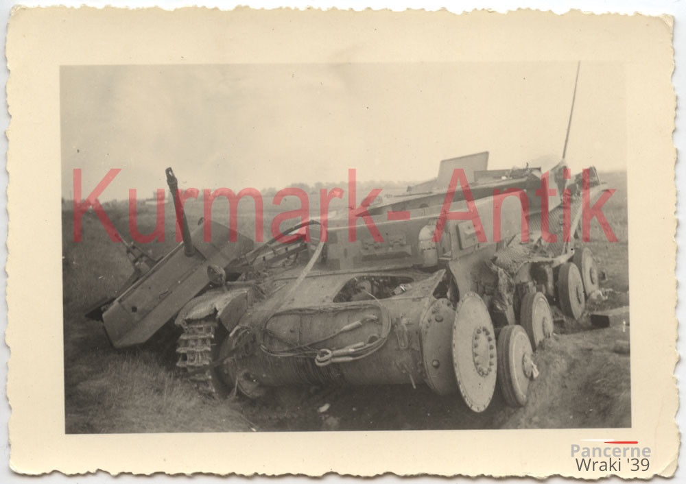 [Pz2][#276]{010}{b} Pz.Kpfw II Ausf.C, Pz.Rgt.35, #121, Tomaszów Mazwiecki, odstrzelona wieża