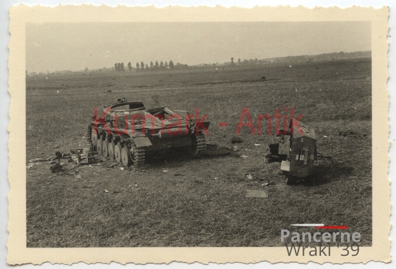 [Pz2][#008]{003}{e} Pz.Kpfw II Ausf.C, Pz.Rgt.1, #x12, pod Warszawą, odstrzelona wieża(A.X0021)