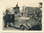 [Z.SS.Rgt.Deut.002] Foto Polen 1939 Soldaten in Erbsentarn Uniformen am polnischen Panzerwagen D