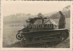 [Z.Aufkl.Abt.05.001] Foto, Aufkl. Abtlg. 5, Blick auf eine Tankette aw