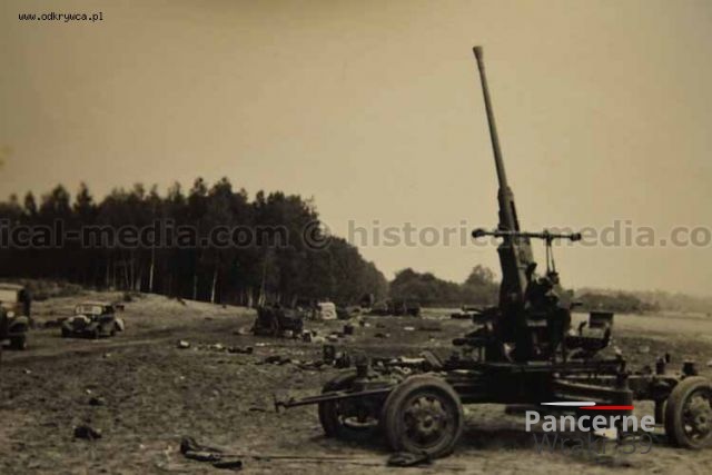 [Bofors40mm] Pobojowisko, z 2 x TK-3 'poznańska strzała', 2 x TKS, Wz.34 {005}{a}