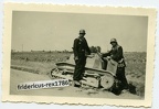 [Z.Aufkl.Abt.(mot.).05.003] G01 Foto Pz 2. Aufk Abt.5 Polen HKL Panzer Besatzung an poln. 2 Mann Tank aw
