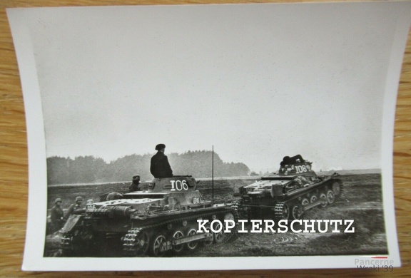 [Z.Pz.Div.04.004] 0089 Altes Foto deutsche Panzer Kennung I06 und I08 aw