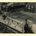 [Z.Pz.Rgt.07.007] [pl] Orig. Foto Verladung Panzer II Tank Pz.Rgt.7 Schiff Itauri Hafen Polen 1939 b