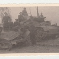 [Z.Pz.Rgt.11.007] #c02 Panzermänner mit Kampfpanzer & Renault UE Chenillette – Foto 2.WK