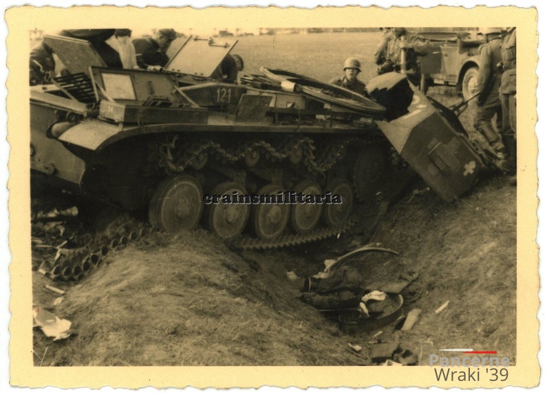 [Z.Pz.Rgt.02.003] Orig. Foto (39) zerstörte Panzer II Tank des Pz.Rgt.2 m. Wappen in Polen 1939