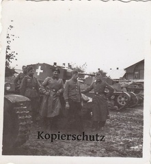 [7TP][#152]{422}{a} 1.BCzL, przejęty przez Panzer Regiment 3, okolice Tomaszowa Lubelskiego, żaluzje i rozbity tłumik, weiße Balkenkreuz