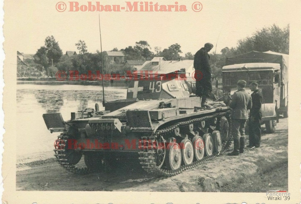 [Pz.Kpfw.II Ausf.C] Pz.Rgt.15, (2.!)#43 (001){b} Polen Panzerkampfwagen II weiße Turmnummer 43 Antenne Kommandeur Panzer