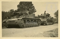 [Pz.Kpfw.IV Ausf.C] Pz.Rgt.7, #431 (002){a} Panzerspitze am Ulatowka (Polen) 3 September 1939.jpg