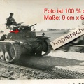 [Z.X0082] Polen , Panzer mit Nummer am Turm auf Vormarsch