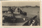 [Z.Pz.Rgt.07.009] A323 Foto Wehrmacht Panzer Regt. 7 Polen Feldzug Panzer auf Brücke Ponton Pionie