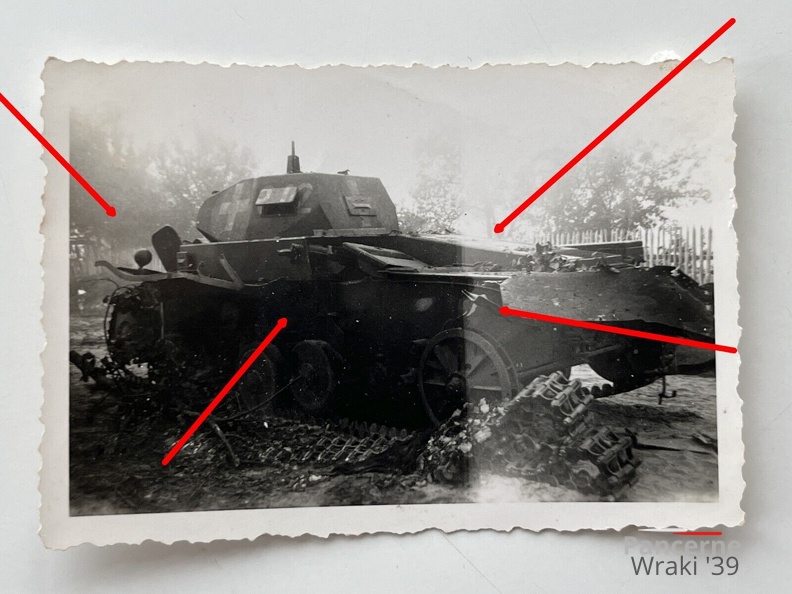 [Pz2][#261]{010}{a} Pz.Kpfw II Ausf.C, Pz.Rgt.35, #812, Mokra, na drodze.jpg
