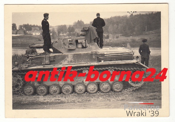 [Z.X0111] Foto WH A69 Soldat Einmarsch Polen 1939 Panzer Tank Pz. Stummel Pz. III IV aw