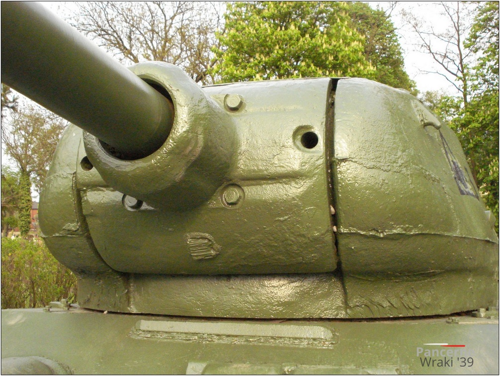 T-34-85 (f.[183][183],sn.49582) Czarnków, 2010r.(025){a}