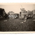 [TKS][#181]{004}{a} 61.SzCzR, Szwadron Śmierci, Konik na biegunach, Głowno, szkoła podstawowa
