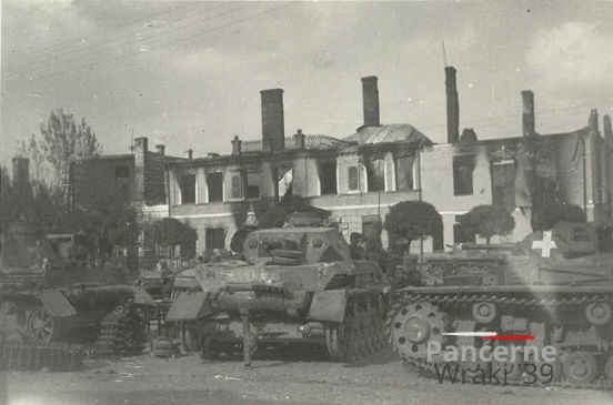 [Pz4] #034{001} Pz.Kpfw IV Ausf.C, #xxx, Pz.Rgt.15, Opatów .jpg