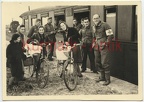 [Z.X0018] B605 Foto Wehrmacht Slowakei Žilina Sillein Eisenbahn Soldat Frau girls Waggon