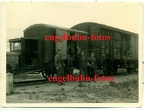 [Z.X0025] FOTO (12x9cm) - POLEN BAHNHOF 1939 - SCHIENEN-FAHRZEUG - BEUTE - Eisenbahn aw