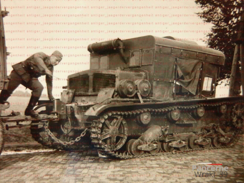 [Z.X0035] H244 2.WK Polen poln. Tank Artillerieschlepper Universal Traktor C7P bei Lublin bw.jpg