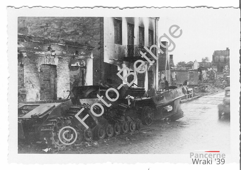 [Z.A.Nachr.Rgt.549.001] Częstochowa Tschenstochau Czenstochau Panzer IV Paktreffer im Straßenkampf 1939 aw.jpg