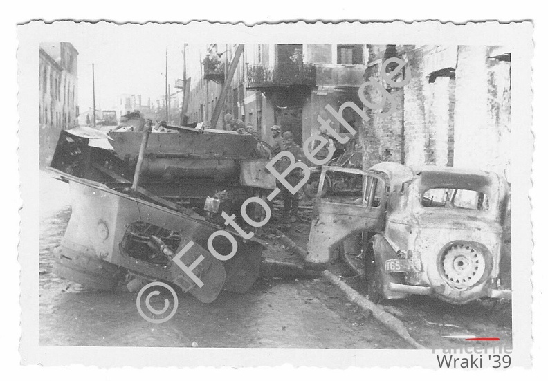 [Z.A.Nachr.Rgt.549.001] Częstochowa Tschenstochau Polen 1939 Deutscher Panzer IV Paktreffer aw.jpg