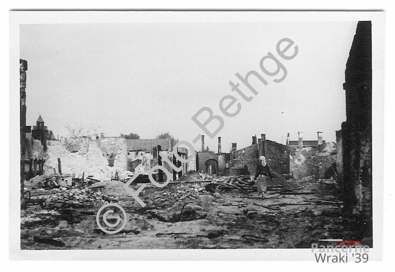 [Z.A.Nachr.Rgt.549.001] Kamieńsk 1939 Polen Feldzug Zerstörung Bombardierung aw.jpg