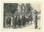 [Z.BA.31.002] Foto Wehrmacht Feldgendarmerie Soldat bei polnischen Zivilisten in Polen 1939