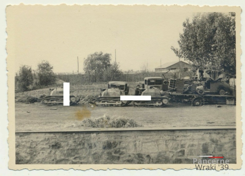 [TKS-NKM][#008]{001}{c} 3 w rzędzie.JPG