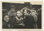 [Z.Geb.Div.02.001] R313 Foto Wehrmacht Polen Feldzug Sędziszów Jędrzejowski Eisenbahn Bahnhof girls