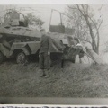 [PSW][#560]{110}{a} s.Pz.Sp.Wg (FU) Sd.Kfz.232 (8 Rad), Aufkl.Abt.8, WH-193247, okolice Wodzisławia Śl., spalony, między białymi słupkami