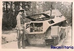 [PSW][#585]{003}{a} s.Pz.Sp.Wg (FU) Sd.Kfz.232 (8 Rad), Aufkl.Abt.(mot.).13, WH-221499, Oszczepalin Pierwszy (k.Kocka) (Hptm.Lunke, Ltn.Scheiber), na drodze