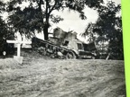 [Z.Art.Rgt.059.001] A.R. Rgt 59, polnischer Panzer und Fliegergrab Gąbin Polen 1939 bw