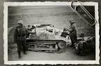[TKS][#002]{011}{a} SzCzR WBPanc.-Mot., droga z Lipska na Ożarów (z jarzmem)(A.Pi.Btl.(mot.).29.002) bw