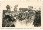 [Z.Art.Rgt.103.001] Foto Kanoniere der Wehrmacht an einer Feldhaubitze ... Artillerie Regiment 103