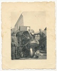 [Z.Art.Rgt.103.001] Foto Soldaten der Wehrmacht an einem LKW Wrack in Polen 1939 Polenfeldzug