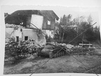 [Z.X0148] Krieg 1939 - Sochczew ( Masowien ) zerstörter deutscher Panzer vor Haus aw